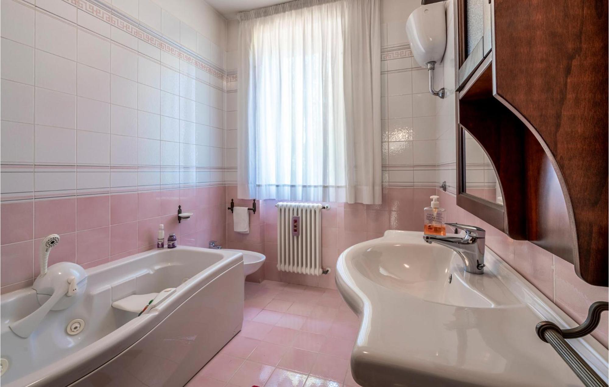 Nice Home In Belsito With Wifi Montepagano Екстериор снимка