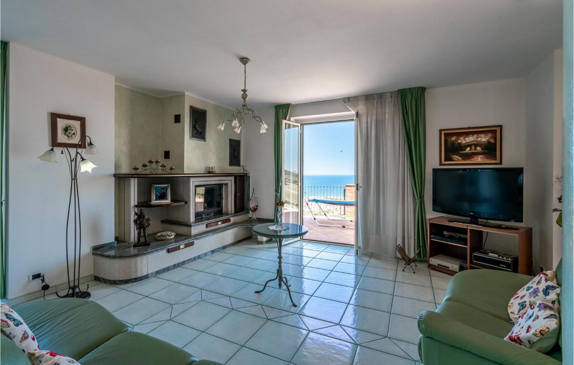 Nice Home In Belsito With Wifi Montepagano Екстериор снимка