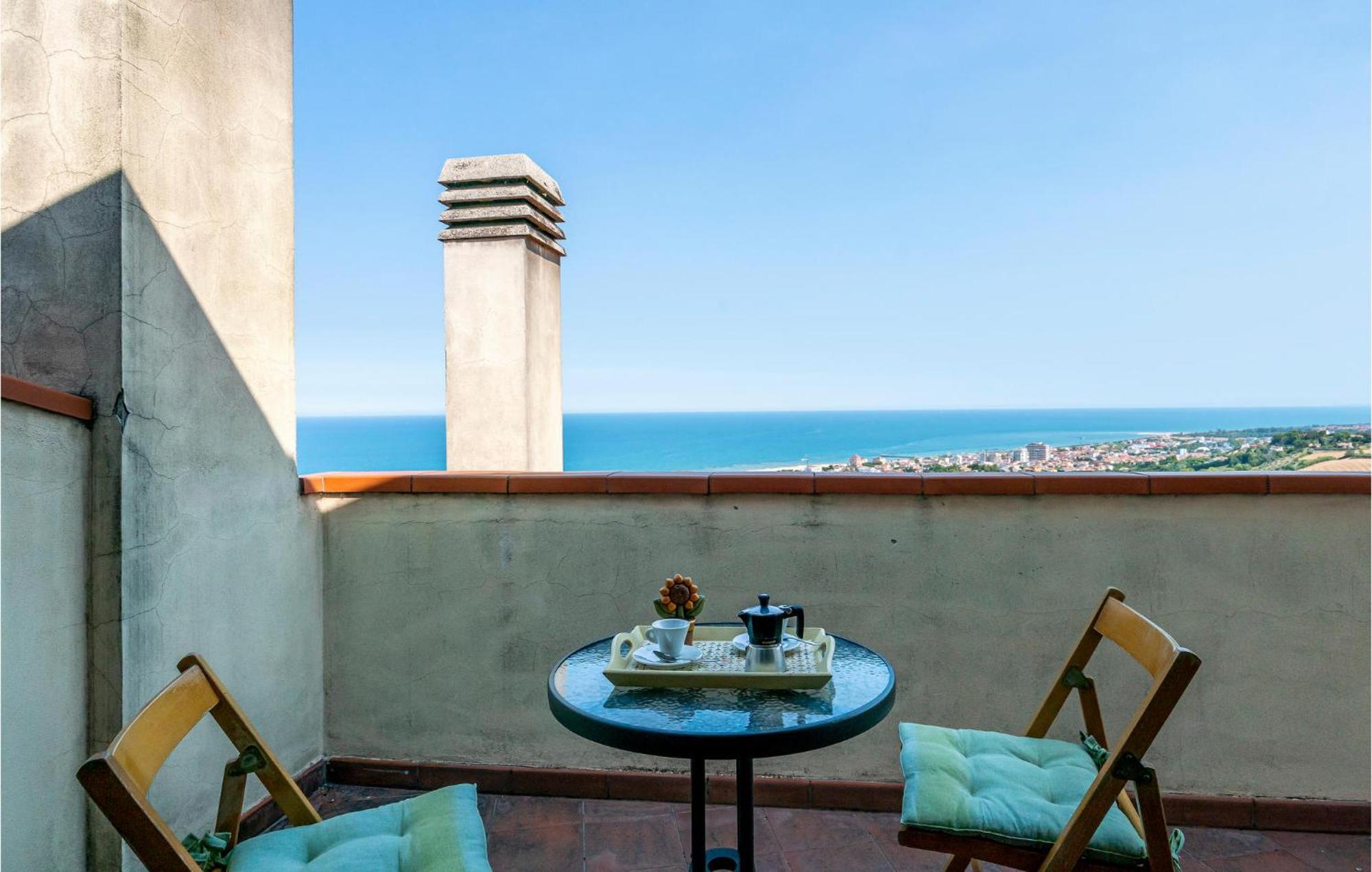 Nice Home In Belsito With Wifi Montepagano Екстериор снимка