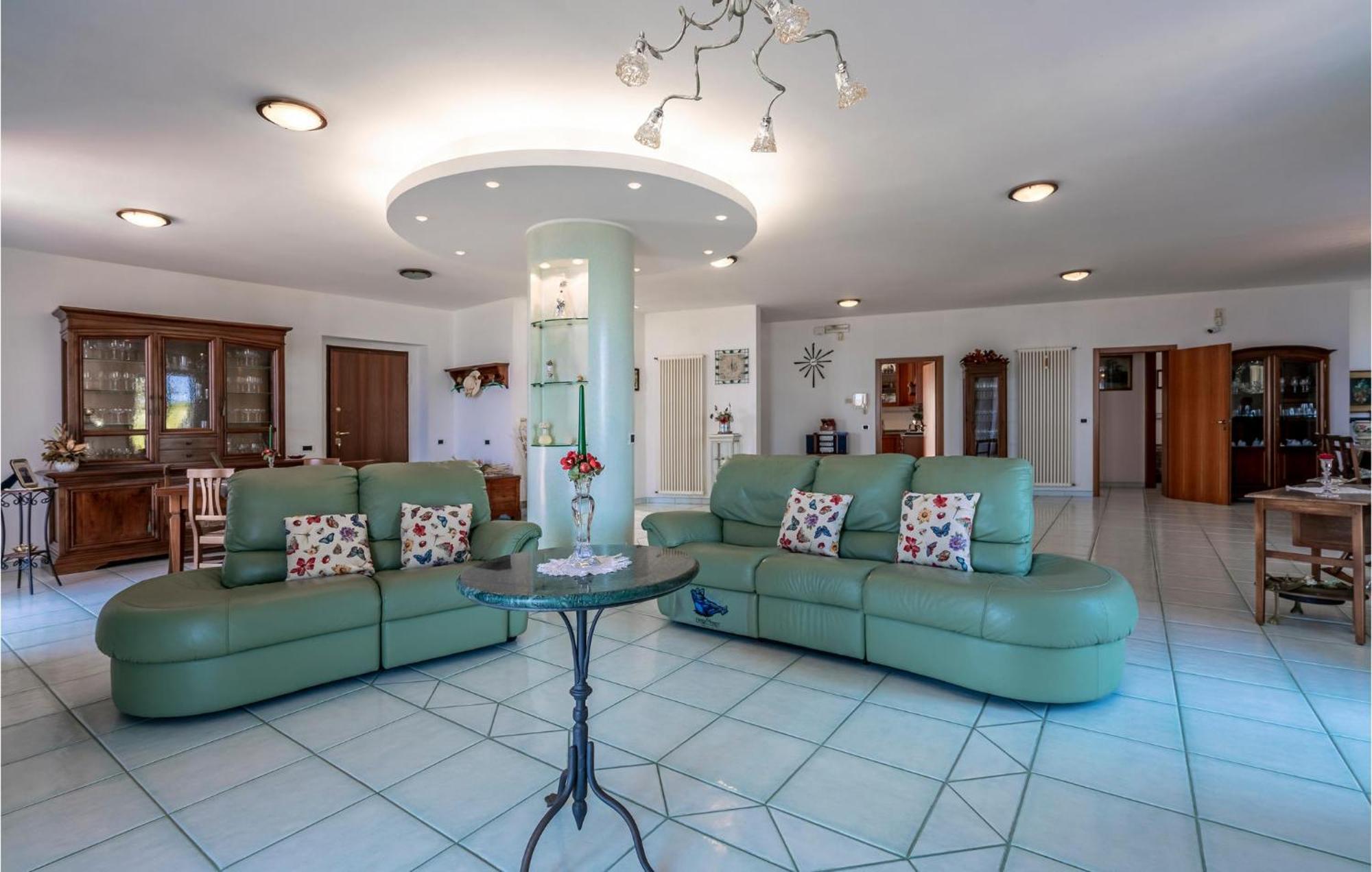 Nice Home In Belsito With Wifi Montepagano Екстериор снимка
